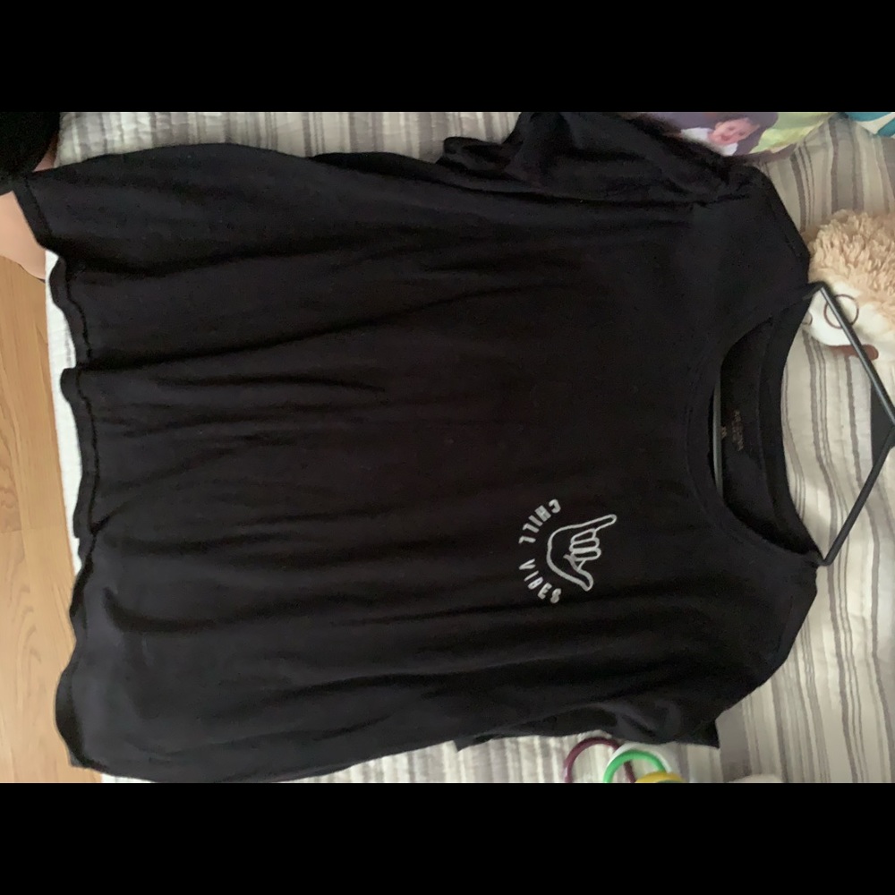 black graph tee